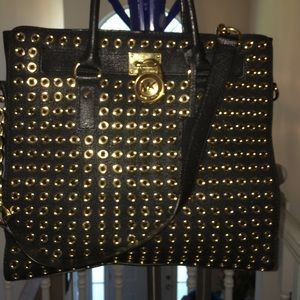 Michael kors pocket book